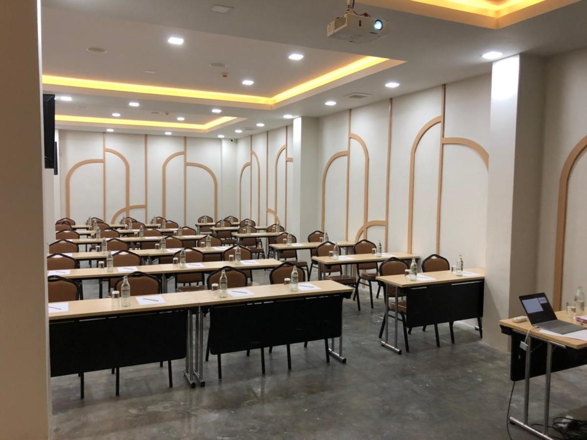 Nappiness Hotel - Sha Extraplus Bangkok Esterno foto
