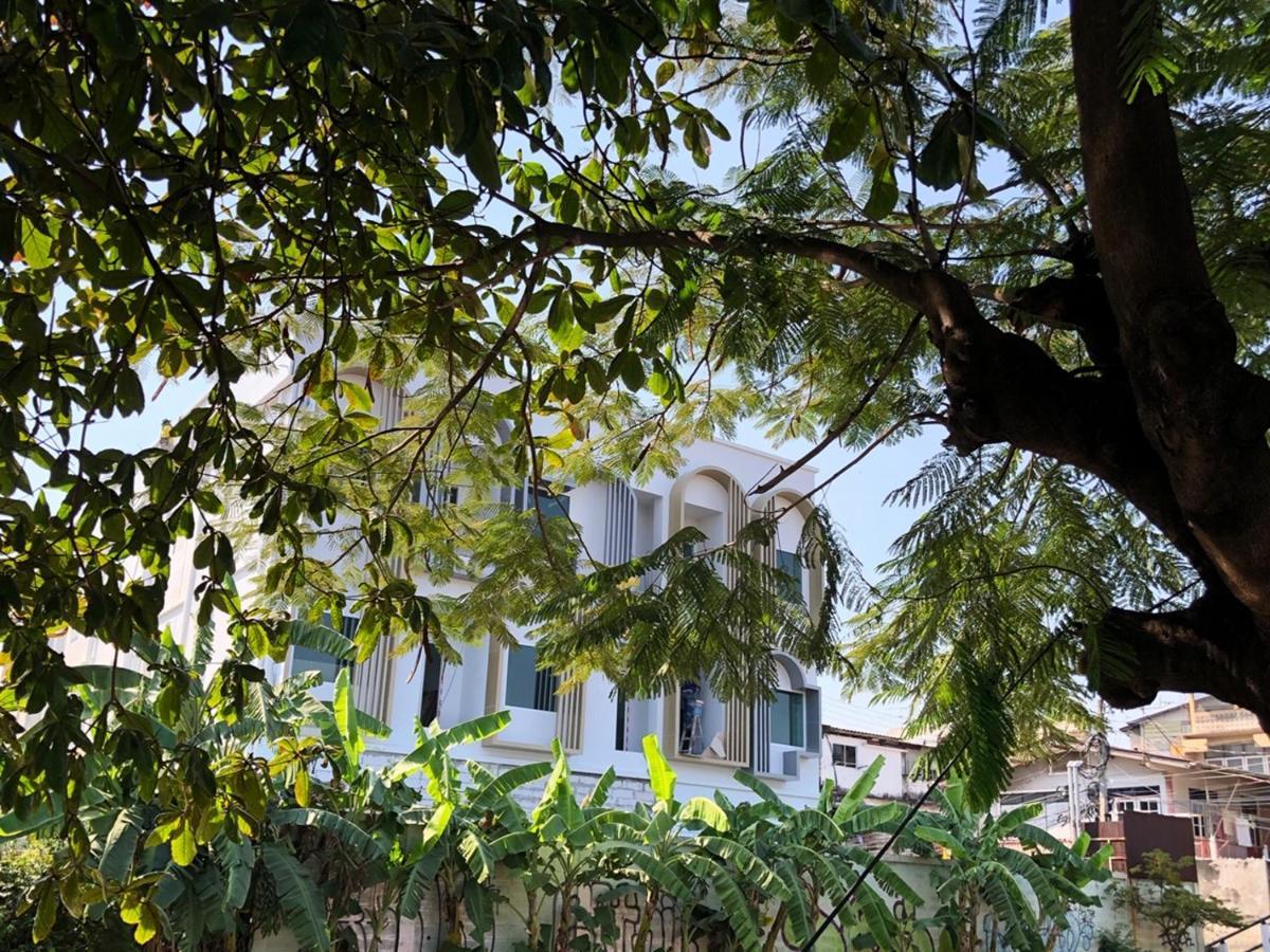 Nappiness Hotel - Sha Extraplus Bangkok Esterno foto